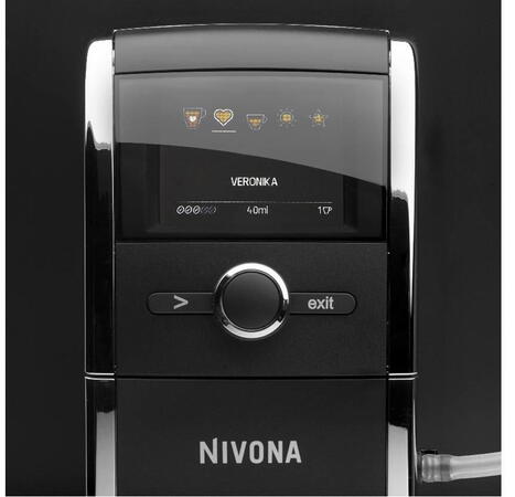 Kávovar Nivona NICR 838 je v českém jazyce včetně systémových hlášek a upozornění