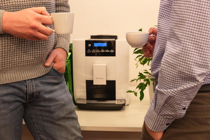 Pronájem profesionálního plně automatického kávovaru pro firmy